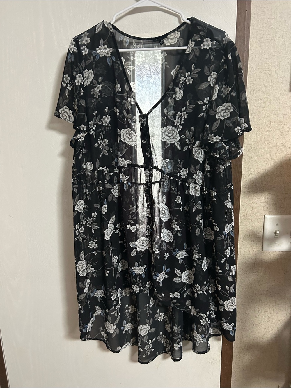 torrid Black Floral Sheer Tie-Front Short Sleeve Blouse
